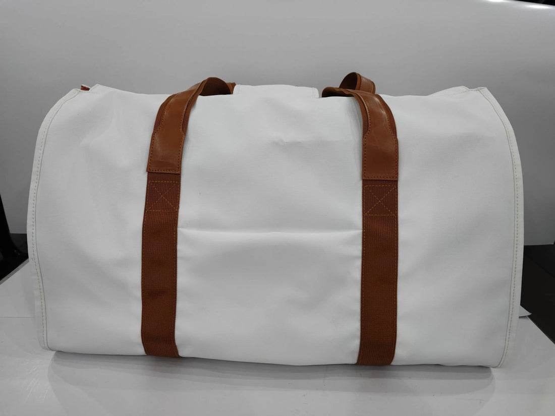 The Ultimate Travel Companion: A Convertible White Duffle Bag That Replaces Your Suitcase